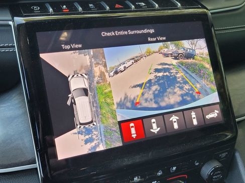 Used 2023 Jeep Grand Cherokee Limited w/ Luxury Tech Group II AWD/4WD image 21
