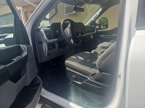 Used 2025 Ford F250 XLT AWD/4WD image 5