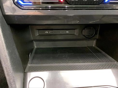 Certified 2023 Volkswagen Tiguan SE w/ Panoramic Sunroof Package image 34