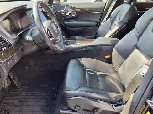 Used 2018 Volvo XC90 T5 Momentum w/ Convenience Package FWD image 14