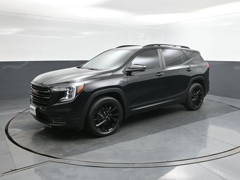 Used 2023 GMC Terrain SLE w/ Driver Convenience Package image 1