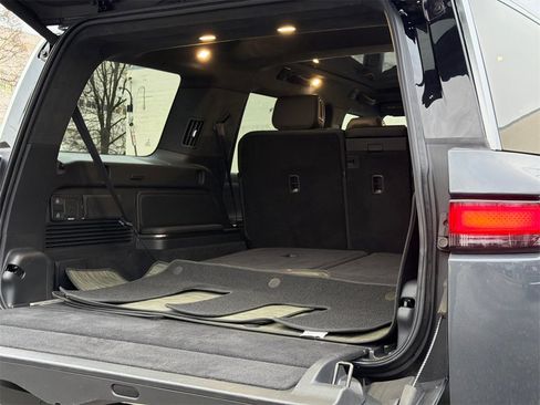 Used 2023 Rivian R1S Adventure image 10