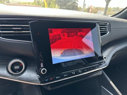 Certified 2024 Jeep Wagoneer Series II w/ Flexible Seating Group AWD/4WD image 26