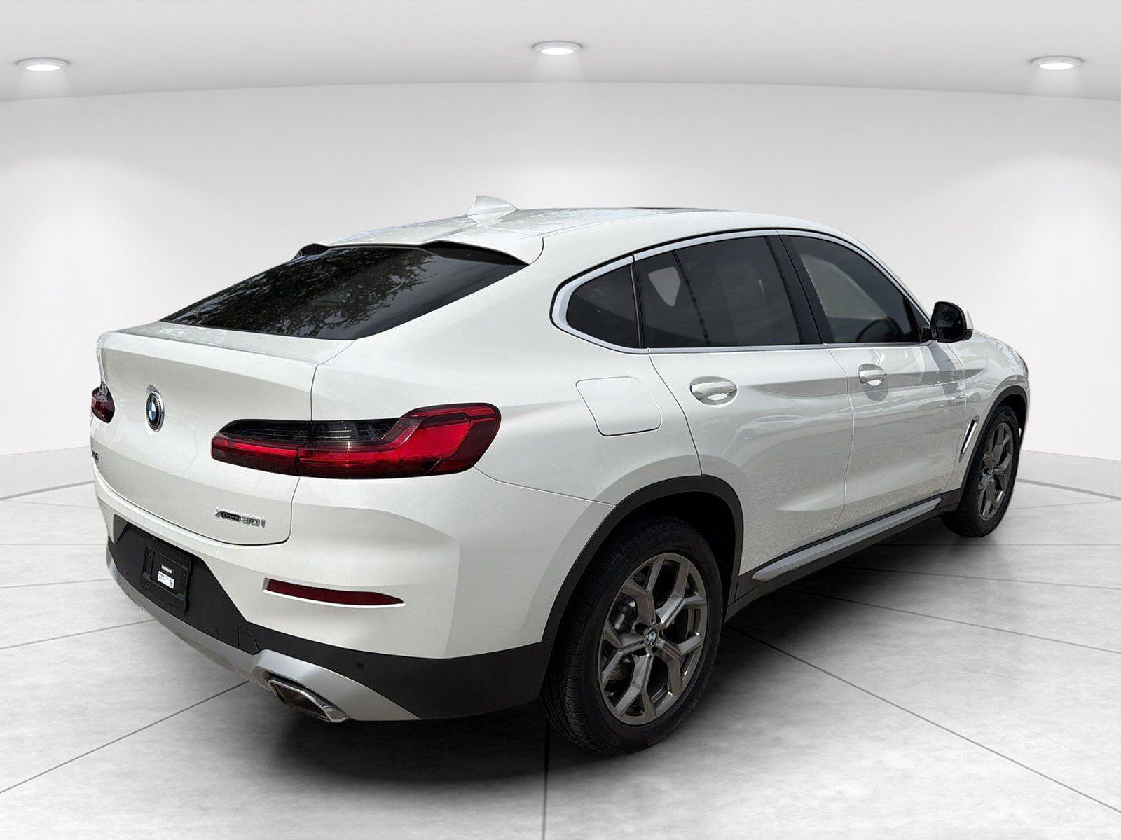 Certified 2023 BMW X4 xDrive30i w/ Convenience Package AWD/4WD image 4