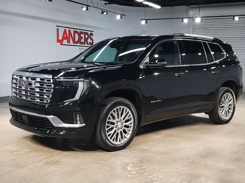 Used 2024 GMC Acadia Denali AWD/4WD image 3