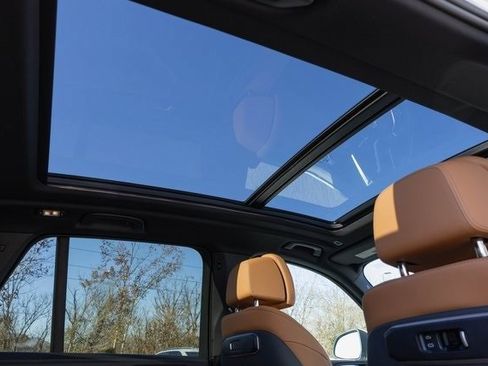 New 2026 BMW X5 xDrive50e image 28