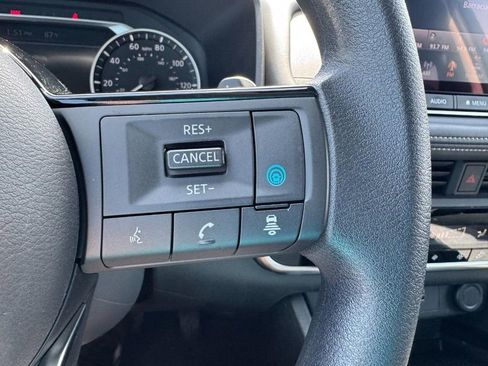 Used 2023 Nissan Rogue SV image 17