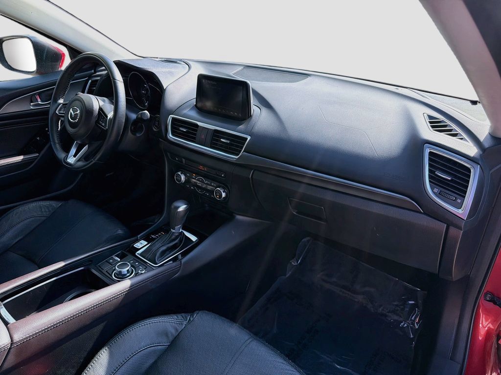 Used 2018 MAZDA MAZDA3 Grand Touring FWD image 32