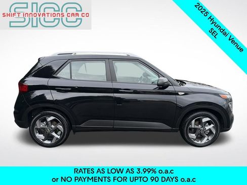 Used 2025 Hyundai Venue SEL FWD image 7