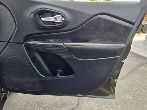 Used 2017 Jeep Cherokee 75th Anniversary image 18