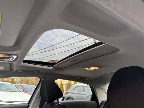 Certified 2025 Hyundai Elantra SEL image 19