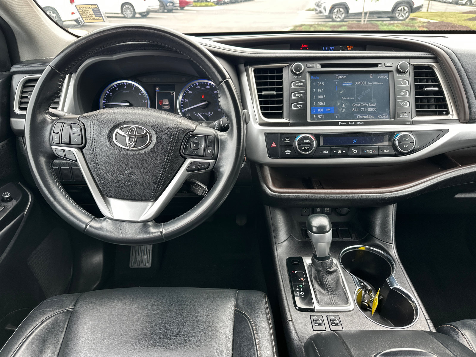 Used 2018 Toyota Highlander XLE FWD image 19