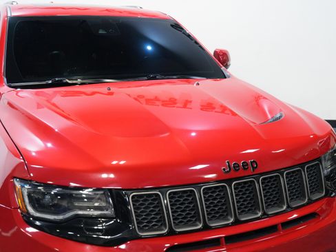 Used 2019 Jeep Grand Cherokee Trackhawk w/ Trailer Tow Group IV AWD/4WD image 12