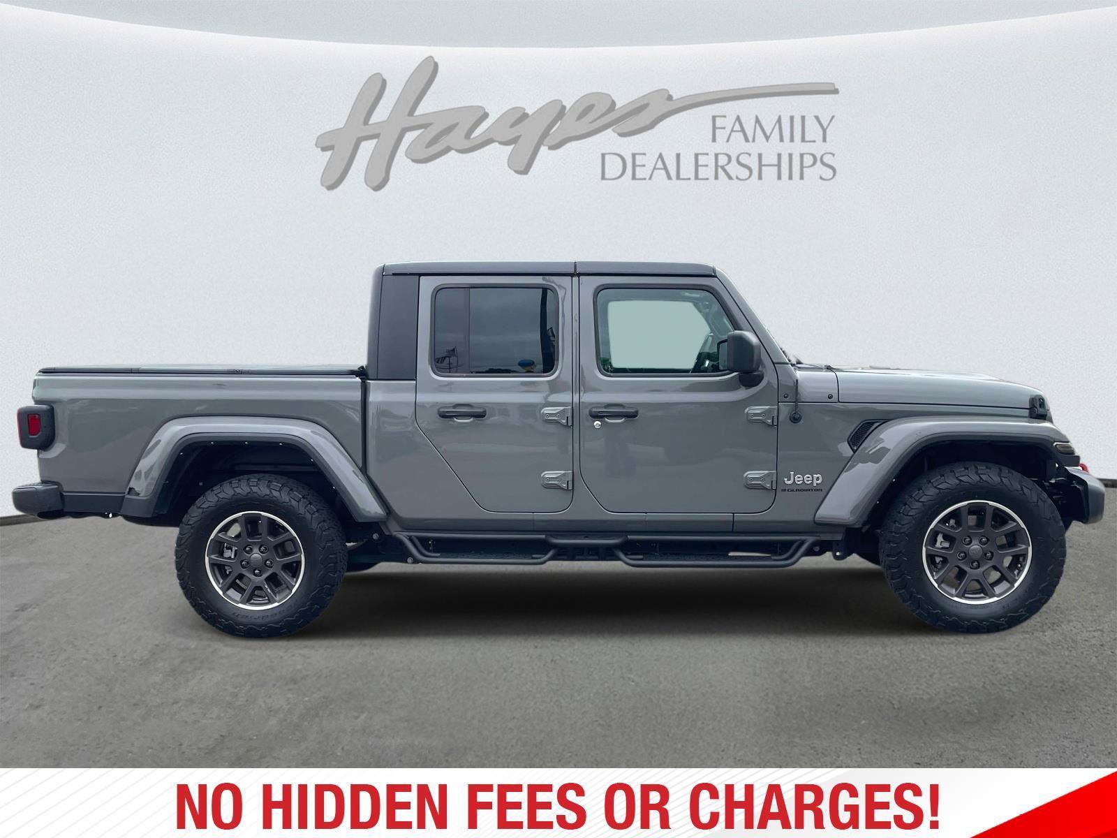 Used 2023 Jeep Gladiator Overland AWD/4WD image 2