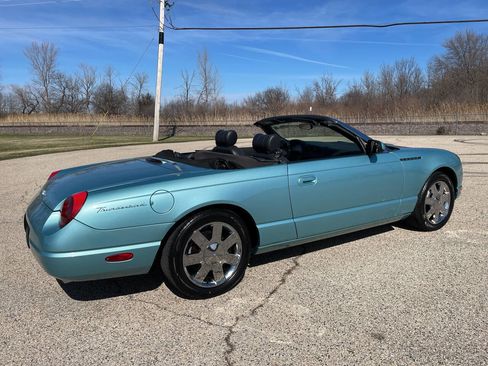 Used 2002 Ford Thunderbird Deluxe image 40