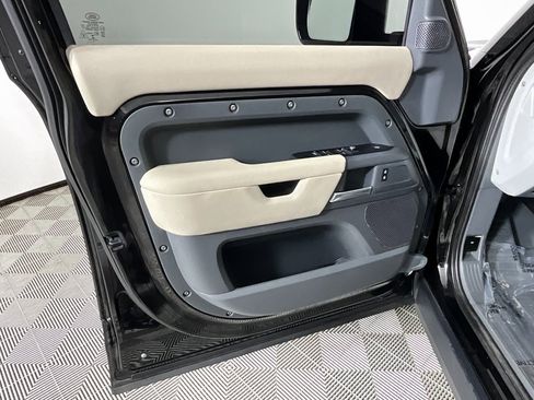 Used 2020 Land Rover Defender 110 S image 18