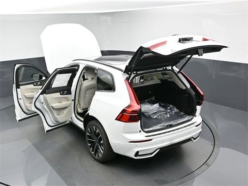 New 2026 Volvo XC60 B5 Ultra w/ Protection Package Premier image 52