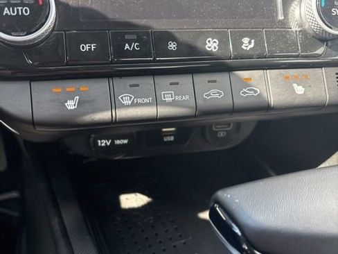 Used 2023 Hyundai Elantra Limited FWD image 18