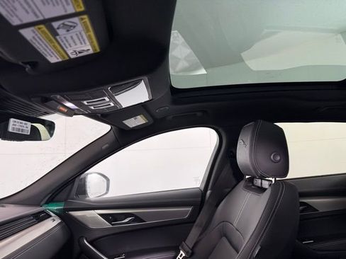 New 2025 Jaguar F-PACE R-Dynamic S image 13