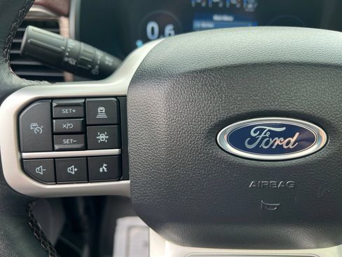 Used 2024 Ford Expedition Limited AWD/4WD image 25