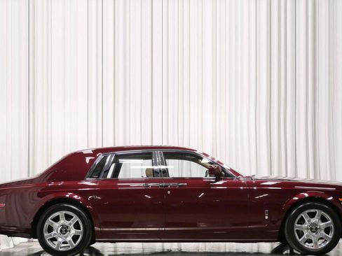 Used 2010 Rolls-Royce Phantom Sedan image 2