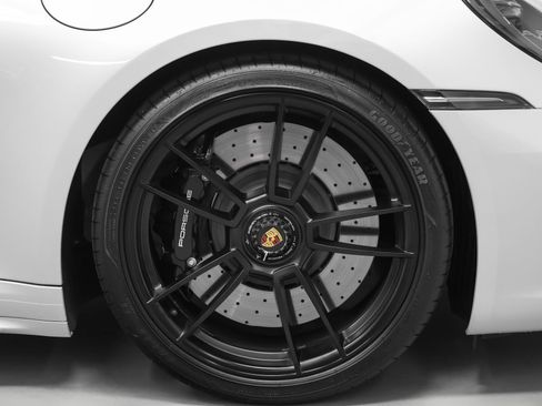 Certified 2023 Porsche 911 Carrera GTS RWD image 18
