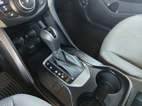 Used 2015 Hyundai Santa Fe Sport image 29