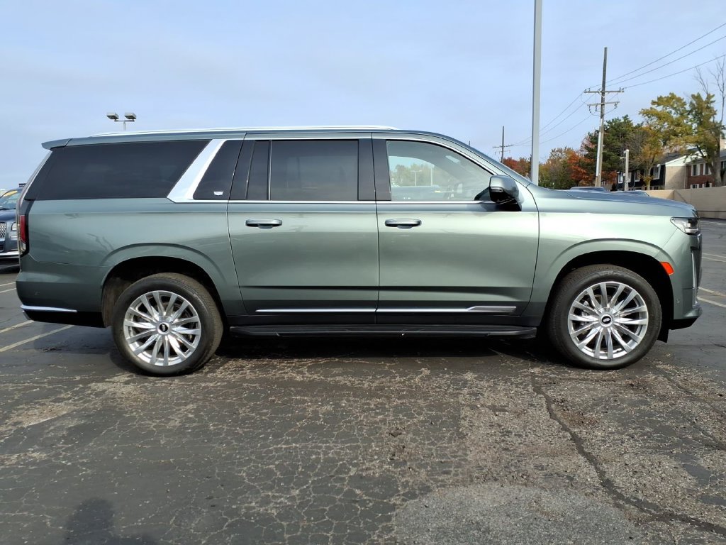 Used 2024 Cadillac Escalade ESV Premium Luxury w/ LPO, Floor Liner Package AWD/4WD image 8