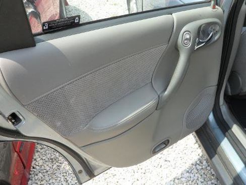 Used 2002 Saturn L-Series L300 w/ Audio Pkg 1 image 17