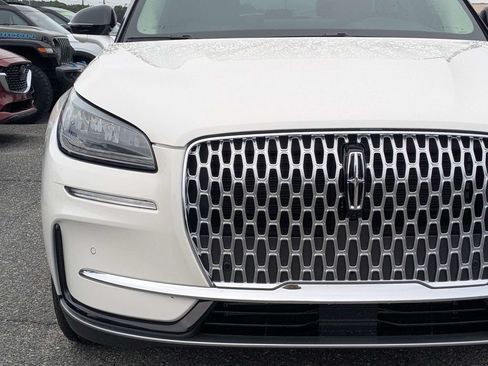Used 2026 Lincoln Corsair Premiere FWD image 9