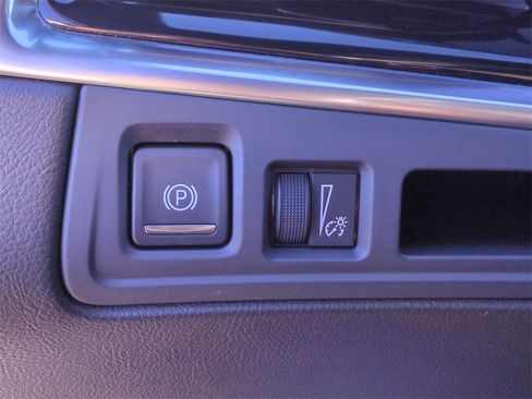 Certified 2023 Cadillac XT6 Luxury image 22