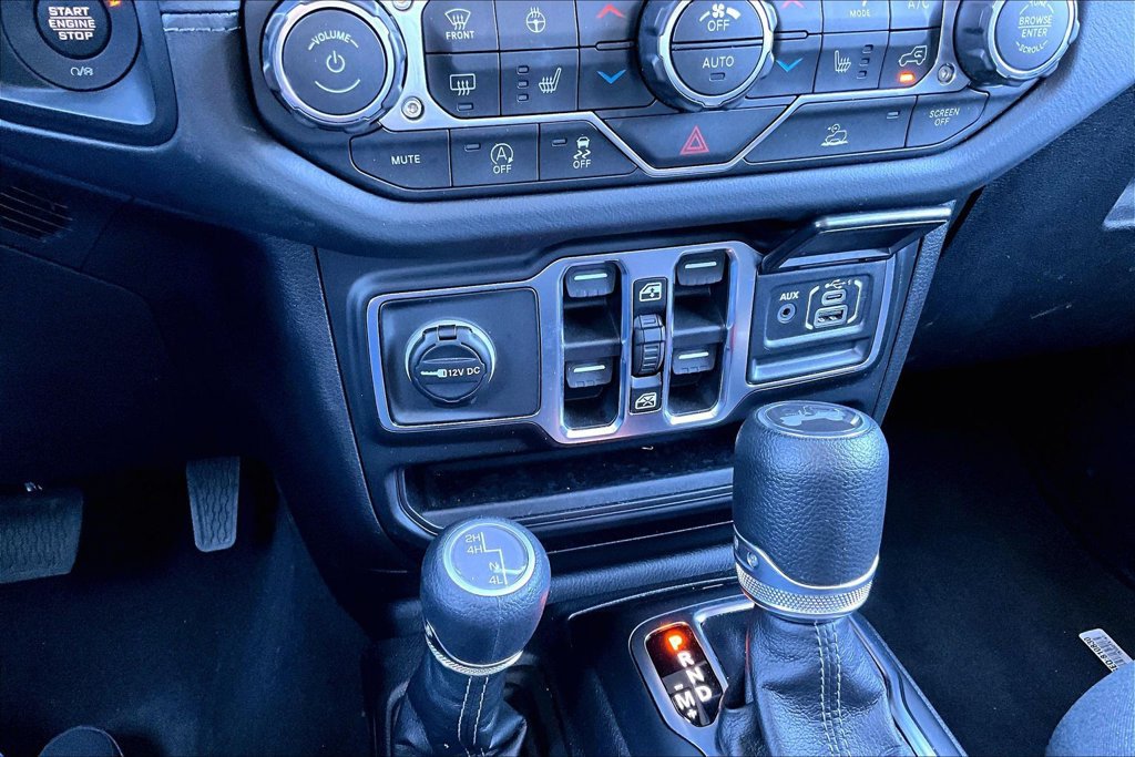 Used 2026 Jeep Wrangler Unlimited Sahara AWD/4WD image 12