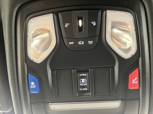 Used 2022 RAM 1500 Big Horn w/ Night Edition AWD/4WD image 23