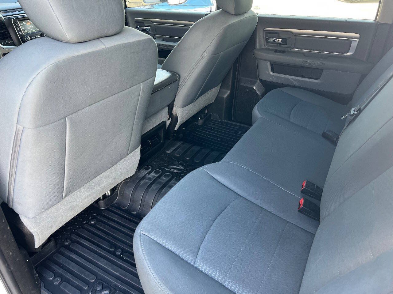 Used 2018 RAM 2500 SLT AWD/4WD image 16