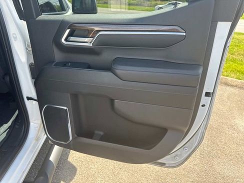 Used 2023 Chevrolet Silverado 1500 RST w/ Z71 Off-Road Package AWD/4WD image 28