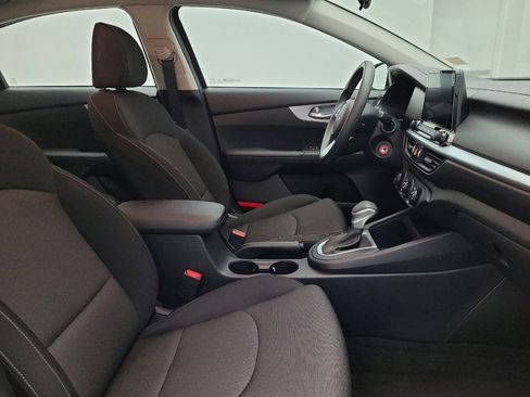 Used 2022 Kia Forte LXS image 21