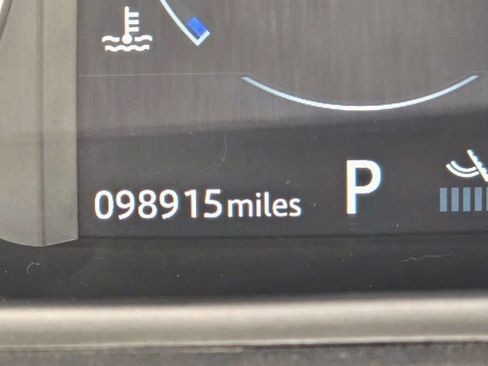 Used 2020 Land Rover Range Rover Velar S image 41