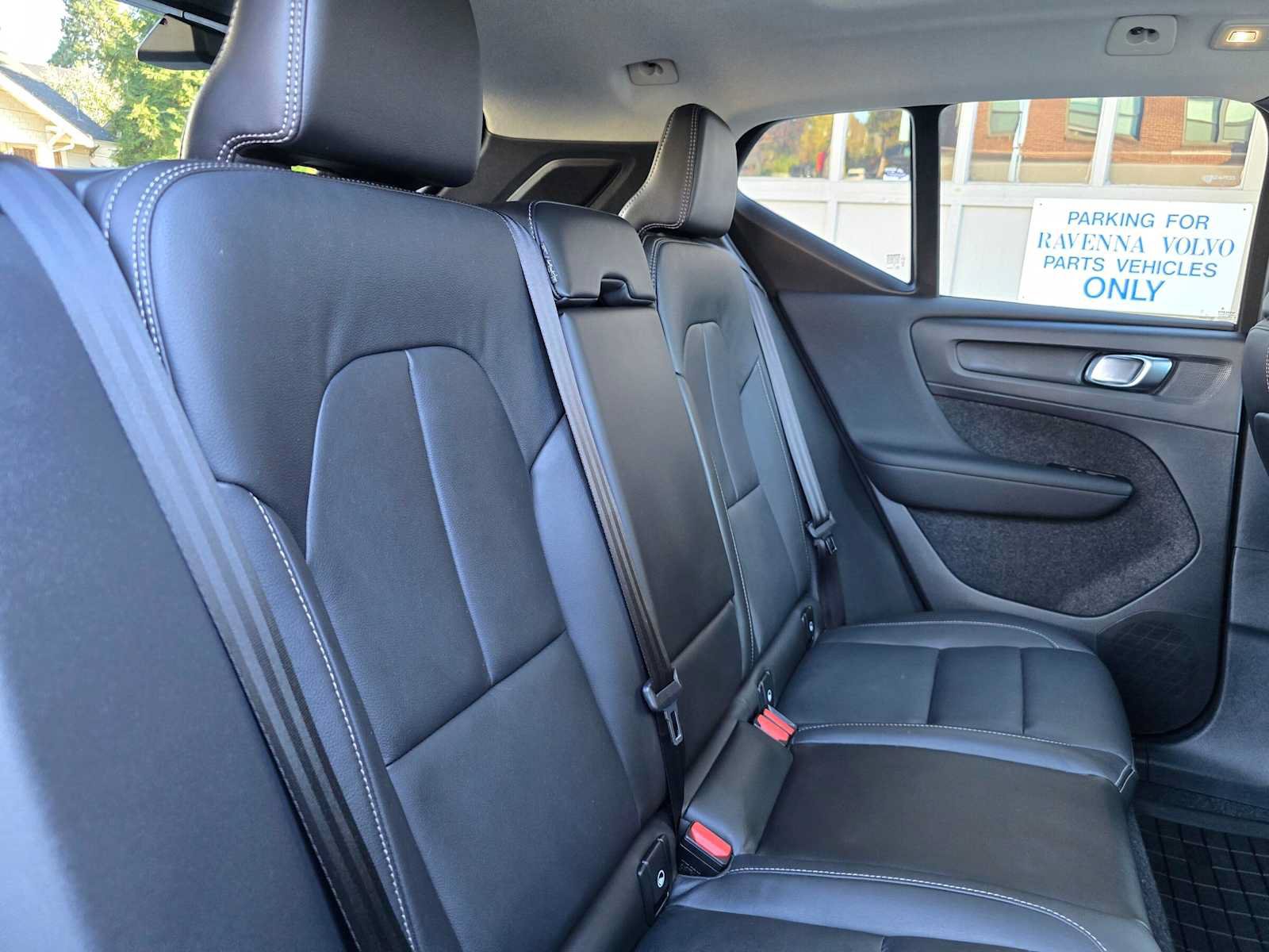Used 2026 Volvo XC40 B5 Ultra w/ Protection Package Premier AWD/4WD image 14