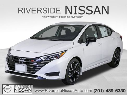 New 2025 Nissan Versa SR w/ Trunk Package image 1