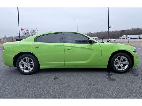 Used 2023 Dodge Charger SXT image 4