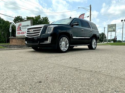 Used 2016 Cadillac Escalade Platinum AWD/4WD image 30