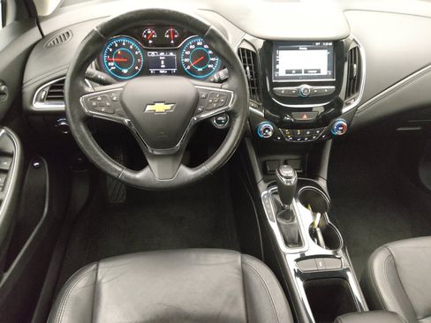 Used 2017 Chevrolet Cruze Premier FWD image 22