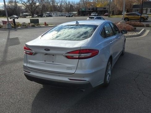 Used 2019 Ford Fusion SEL image 4