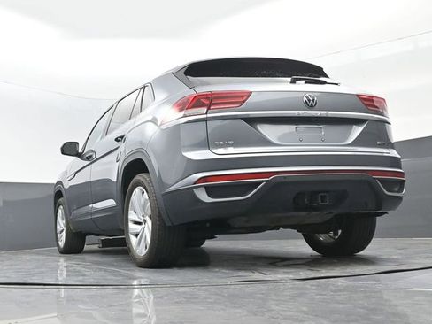 Used 2022 Volkswagen Atlas Cross Sport SE image 17