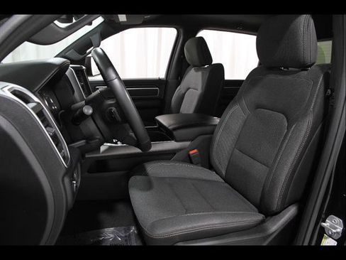 Used 2019 RAM 1500 Big Horn AWD/4WD image 5