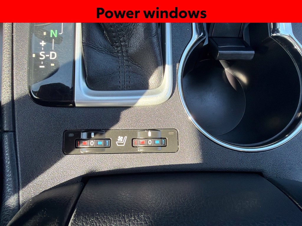 Used 2018 Toyota Highlander Limited Platinum AWD/4WD image 29