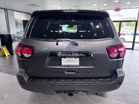 Used 2018 Toyota Sequoia TRD Sport image 4
