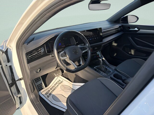 Used 2025 Volkswagen Jetta Sport FWD image 4