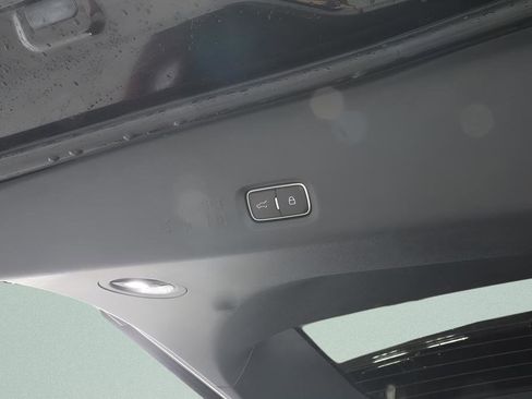 Used 2025 Ford Expedition Active image 32