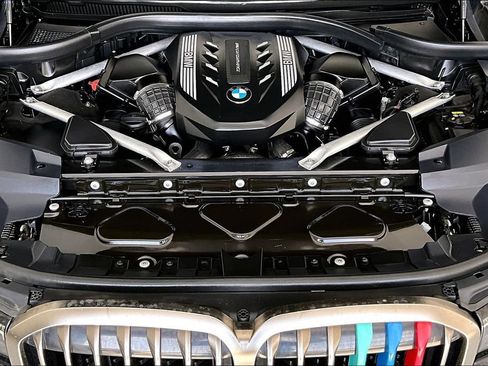 Used 2020 BMW X7 M50i w/ Dynamic Handling Package AWD/4WD image 12